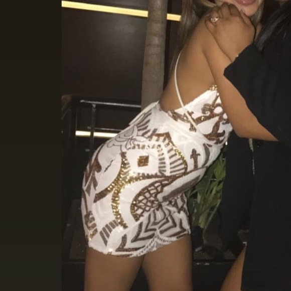 V NECK BACKLESS DRESS - Picture 3 of 3